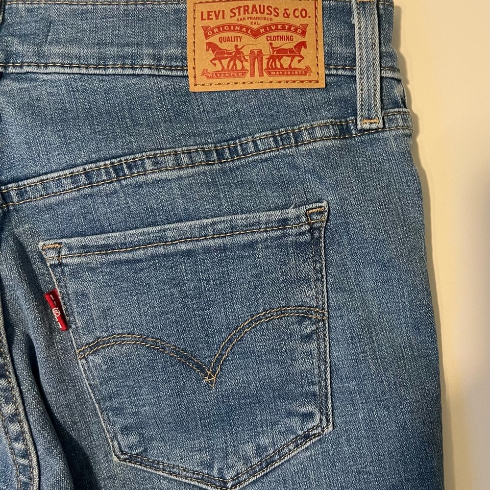 Levi's Womens Classic Denim Jeans